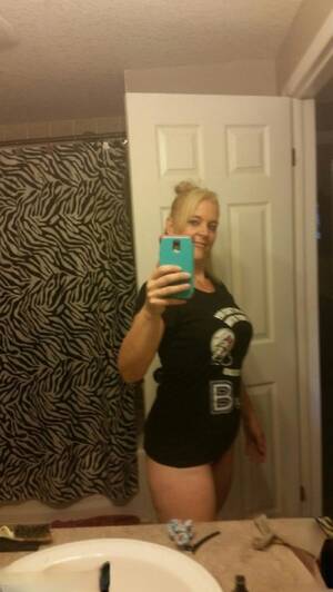 Mature Self Shot - Self Shot Mature Porn Pics & Naked Photos - PornPics.com