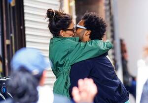 Katie Holmes Interracial Porn - Katie Holmes and Bobby Wooten Passionately Kiss While Out in New York |  West Observer