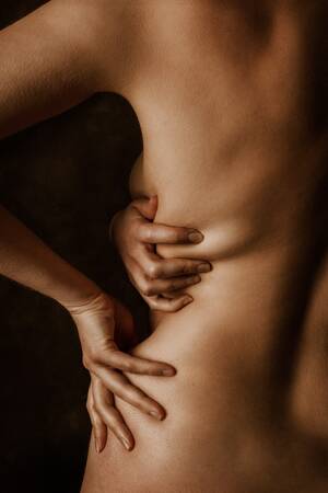 Cote De Pablo Porn - â–· DÃ©tail de dos I by Iconographia, 2021 | Photography | Artsper