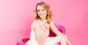 Disney Lesbian Porn Bridgit Mendler - Behind The Scenes: Bridgit Mendler â€“ Total Girl