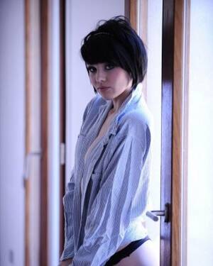 Melissa Clarke Pussy - Pictures of teen girl Melissa Clarke showing her perky round boobs Porn  Pictures, XXX Photos, Sex Images #3589329 - PICTOA