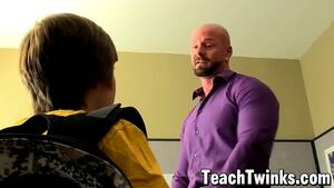 Gay Teacher Anal Porn - Hunky teacher anal fucks young gay pupil - XNXX.COM