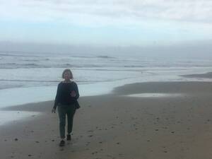 beach shaved couples - Could sauna be the best way to naturally cure an ear infection? | SaunaTimes