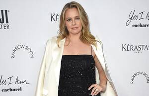 alicia silverstone - Alicia Silverstone Stars in Erotic Thriller 'The Bird & the Bee'
