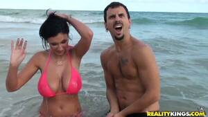 Bella Blaze Hairy Pussy - Oiled up Bella Blaze rides a dick in a backyard and a bat... | Any Porn