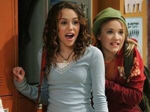 Emily Osment Miley Cyrus - Miley Cyrus And Emily Osment Reunited On Instagram Live