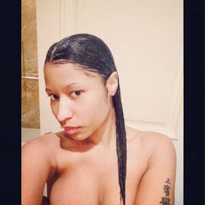 Nicki Minaj Nude Porn - Nicki Minaj Shares Topless Selfies