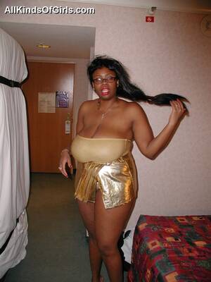 Ebony Mom Bbw - Plump ebony mom with epic boobs touching - Golden BBW - Picture 1