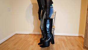 latex boot job - Bootjob and cum on leather platform boots