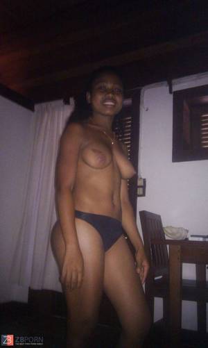 Madagascar Ebony - Ursulla 20 ans de antalaha madagascar