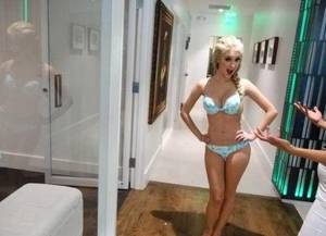 Frozen Porn Pussy - So they are making a porn frozen parody