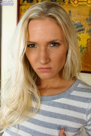 Flat Chested Porn Stars - Skinny Flat Chested Blonde Addison Cain Gets Nude And Fucks Herself With  Pink Dildo / DefineBabe.com