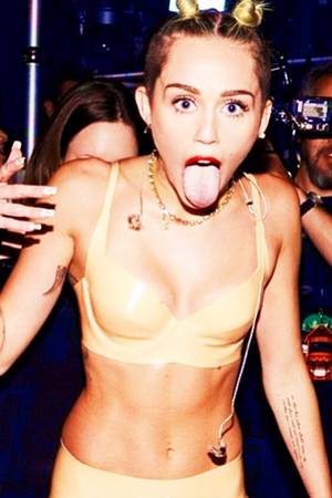 Disney Porn Miley Cyrus - Miley Cyrus being attractive.