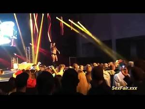 asian sex show on stage - 