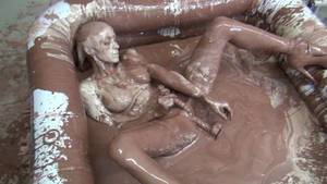 Mud Pussy Porn - Mud Pool+dildo's+toys+huge Pours and Orgasms!