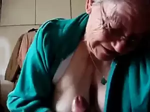 granny helping hands job - Helping Hand | xHamster