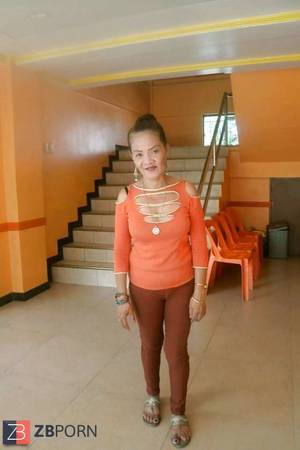 Filipino Granny Porn - My filipina granny girlfriend maud 62yrs old