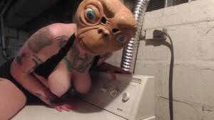 et - Et Discovers Dryer And Humps It - xxx Mobile Porno Videos & Movies -  iPornTV.Net
