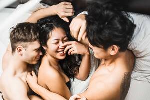 natural nudist couples - What Is a Polyamorous Relationship? A Guide to Polyamory