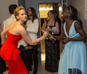jennifer lawrence handjob - Jennifer Lawrence trying to steal an oscar : r/photoshopbattles