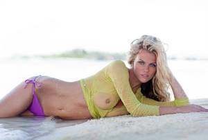 Brooklyn Decker Sex Tape - Brooklyn Decker nude and sexy photo collection  http://www.famousnakedcelebrities.com