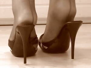 1980 pantyhose feet - VINTAGE NYLON FEET N' TOES | xHamster