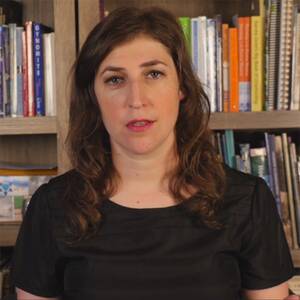 Mayim Bialik Porn - Mayim Bialik Wants People to Stop Getting Naked