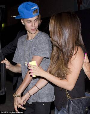 Anal Porn Selena Gomez - Justin Bieber and Selena Gomez dispel split rumours as they step out hand  in hand on Hollywood dinner date | Daily Mail Online