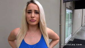 big ass blonde amateur public - Bubble butt blonde bangs in public - XVIDEOS.COM