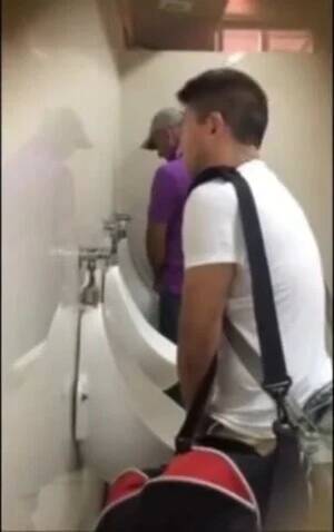 American Spy Porn - Busy urinal spy - ThisVid.com