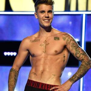 Justin Bieber Naked Sex Porn - There Are Pictures of Justin Bieber's Big Penis on the Internet