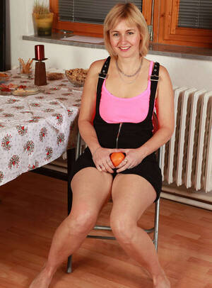 All Over 30 Mature Porn - Mature Pictures Featuring 43 Year Old Nella From AllOver30 - Mature Porn  Pics