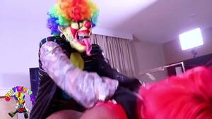 Clown Pov Teen - Clown fucks pornstar on Halloween - XNXX.COM
