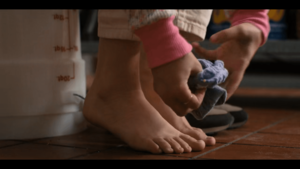 footjob screencaps - My girlfriend thinks that Tarantino directed the last episode...So many  zooms into Elle's feet?! : r/StrangerThings