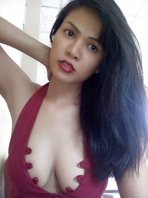 asian tits facebook - Facebook_Thai_girl_with_huge_tits - 15 photos