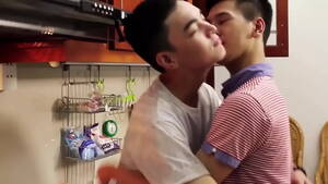 Asian Kiss Man - Asian gay boy kiss - XVIDEOS.COM