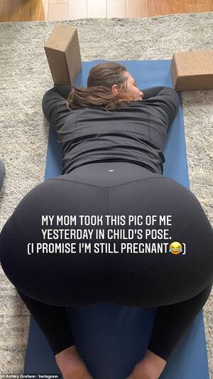 Ashley Graham Porn Captions - Heavily pregnant Ashley Graham goes NAKED in racy New Year's snap | Daily  Mail Online