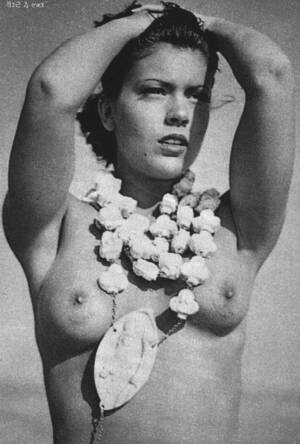 alyssa milano nude at beach - Alyssa Milano \