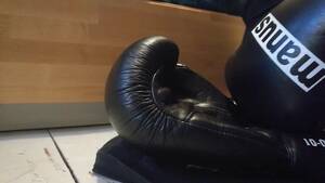 Boxing Glove Fetish Porn - Boxing Glove wank w cumshot - ThisVid.com