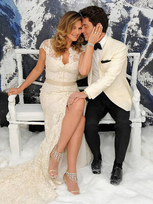 Daisy Fuentes Sexy Naked - Wedding Dresses â€“ Style News â€“ StyleWatch â€“ People.com