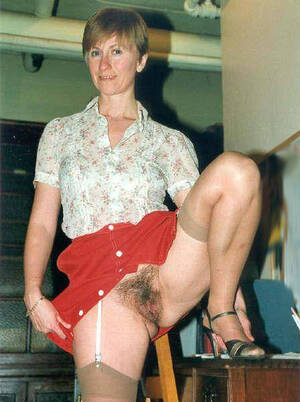 mama upskirt - Adult mom upskirt porn images - grannypornpic.com