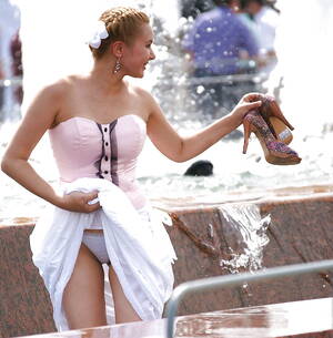 bride upskirt downblouse - Bride_s_Upskirt_Downblouse_Exposed_5 - 37 photos