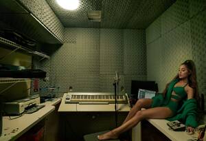 Ariana Grande Mom Porn - Ariana Grande's Vogue Cover: On Grief and Growing Up | Vogue