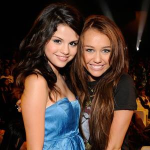 Miley Cyrus Selena Gomez Lesbian Porn - Selena Gomez Is Taking a Wrecking Ball to Any Miley Cyrus Feud Rumors