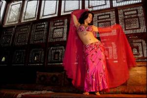 Danza Del Ventre - Danza del ventre: modella il corpo e fa bene allo spirito La danza del  ventre Ã¨ una disciplina che viene dall'Oriente, che Ã¨ divenuta conosciuta  in tutto il ...