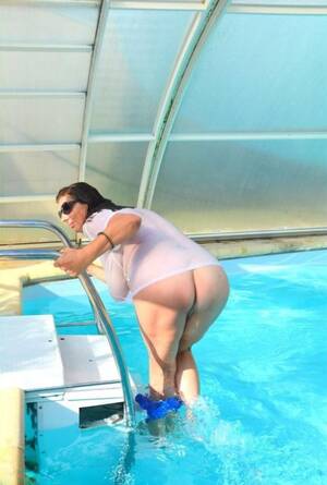 bbw wet in the pool - BBW Pool Porn Pics & Naked Photos - PornPics.com