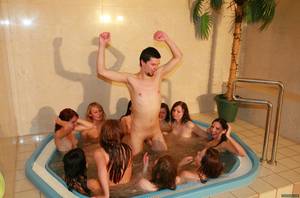 6 girls 1 guy - 10 girls 1 guy