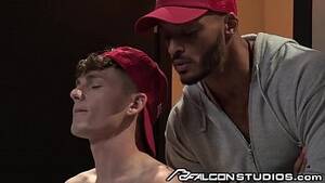 Coachs Office Gay Porn - Coach Fucks Perverted Towel Boy Twink In Locker Room - FalconStudios -  XVIDEOS.COM