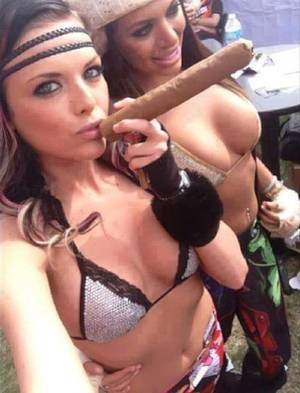 huge tits weed - Damn that's a big blunt would love to try it hahaha and