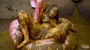 Manure Fetish Porn - Lyndra Lynn's Manure Pool - ManureFetish